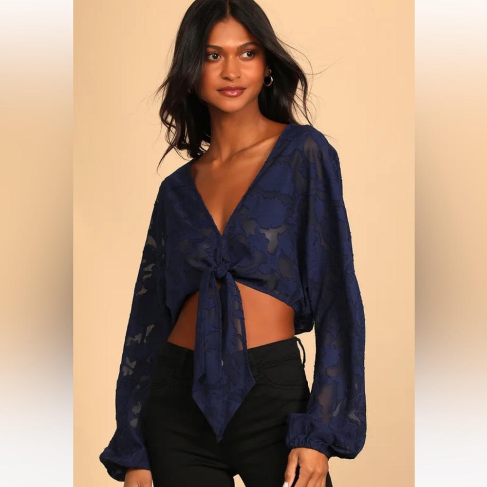 Women’s Lulus Lace Navy Blue Long Sleeve Croptop